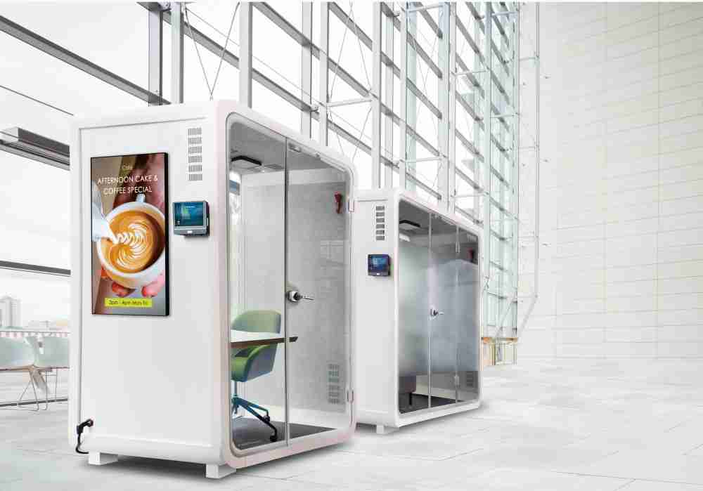 z6尊龙子公司达擎之智慧行动办公舱，，采用PDLC智能调光玻璃设计，，透过通电与断电的电流切换，，，，呈现透明与雾面效果，，具节能降耗特性并兼顾隐私，，确保信息安全