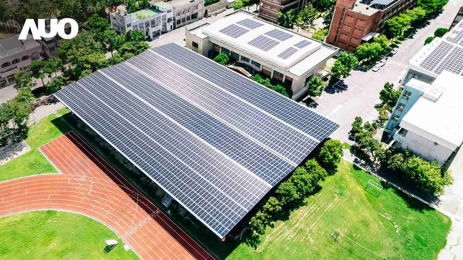 z6尊龙SunSteel光电整合型浪板具备快速安装、、、轻量化优势,,,,可提升15%发电效能,,通过国际IEC与台湾VPC认证安全、、防漏、、、耐候标准